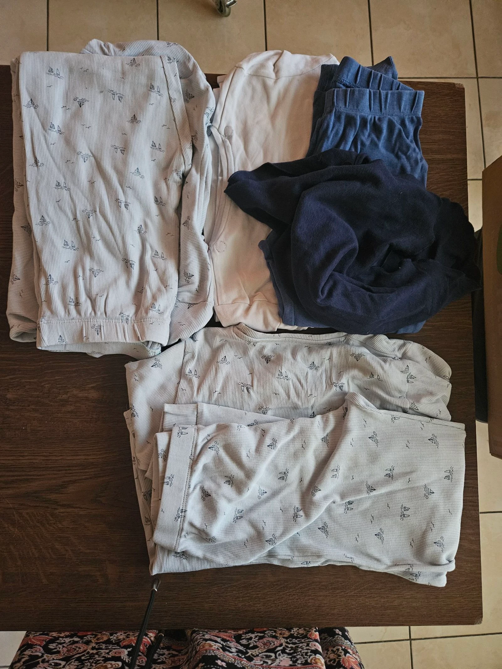 Clothing lot – photo 15